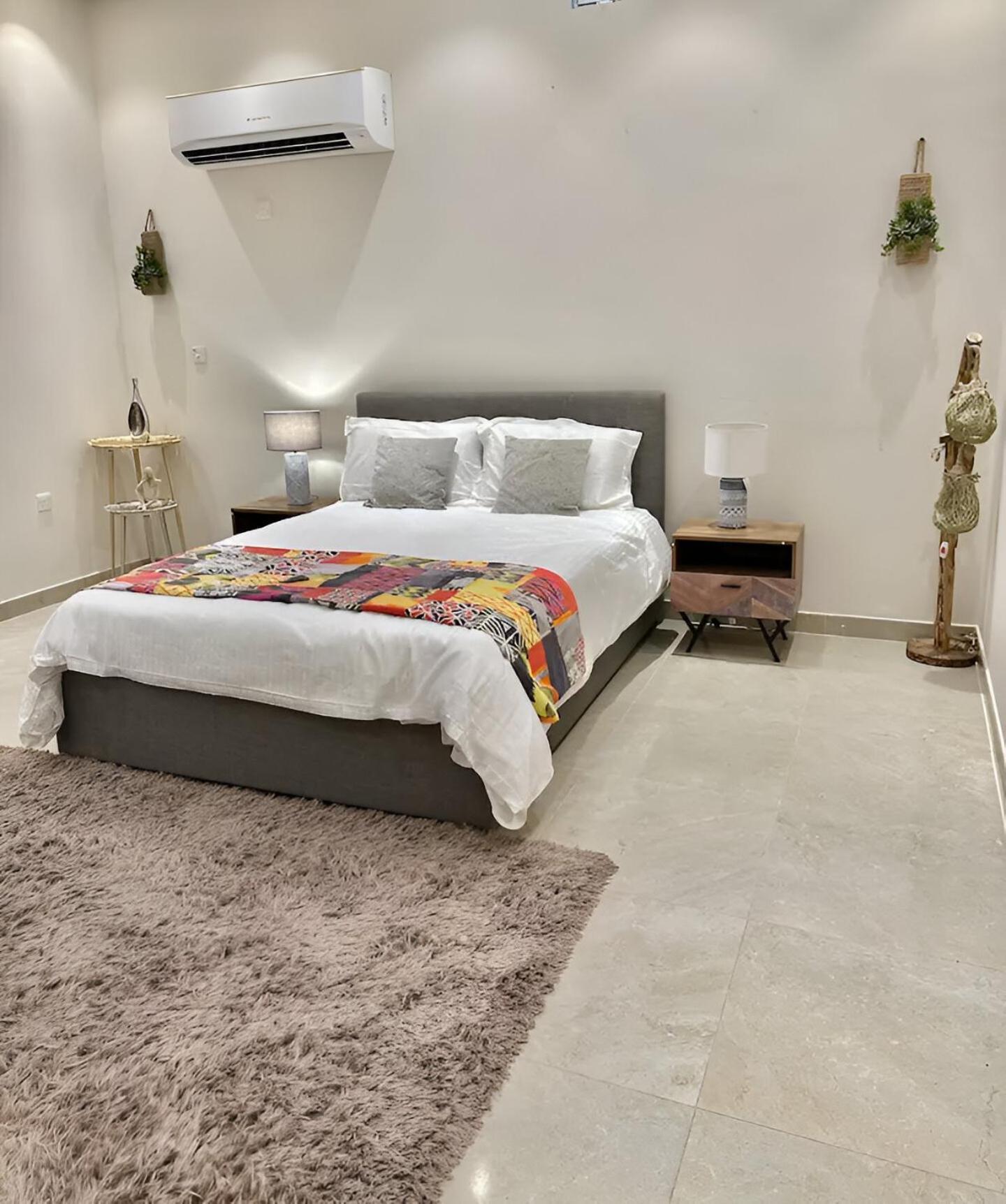 Umm Al Amad Elegant Garden Stay With 2 Living Areas, 2 Bedrooms, 1 Full And 1 Half Bath For 6 Guests מראה חיצוני תמונה